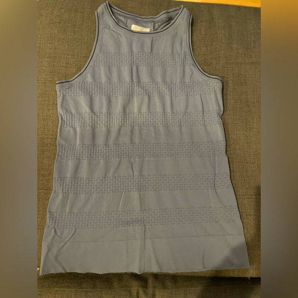 Athleta work out top - Picture 1 of 3